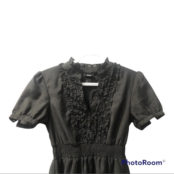 (190) Gothic Victorian Black Puff Sleeve Dress - Picture 2 of 11